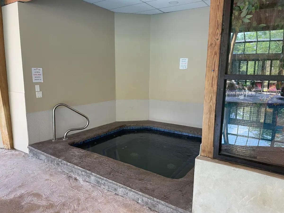 Pocono Paradise - 3 Bedroom 3 And Half Bathroom Townhouse Танерсвил Екстериор снимка